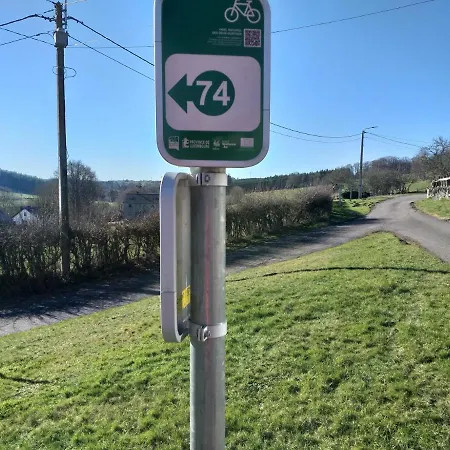 Semesterbostad Gite L'ecole De Ma Mere Bertogne