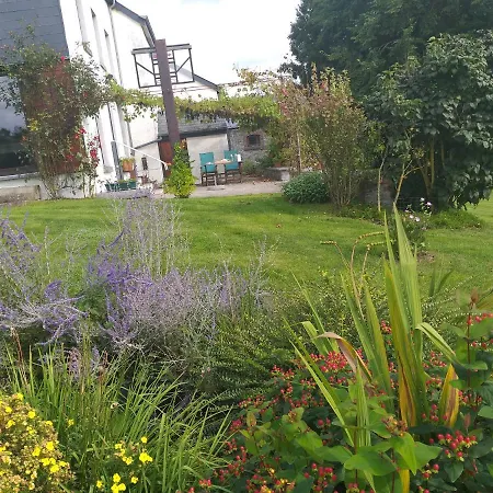 Semesterbostad Gite L'ecole De Ma Mere Bertogne